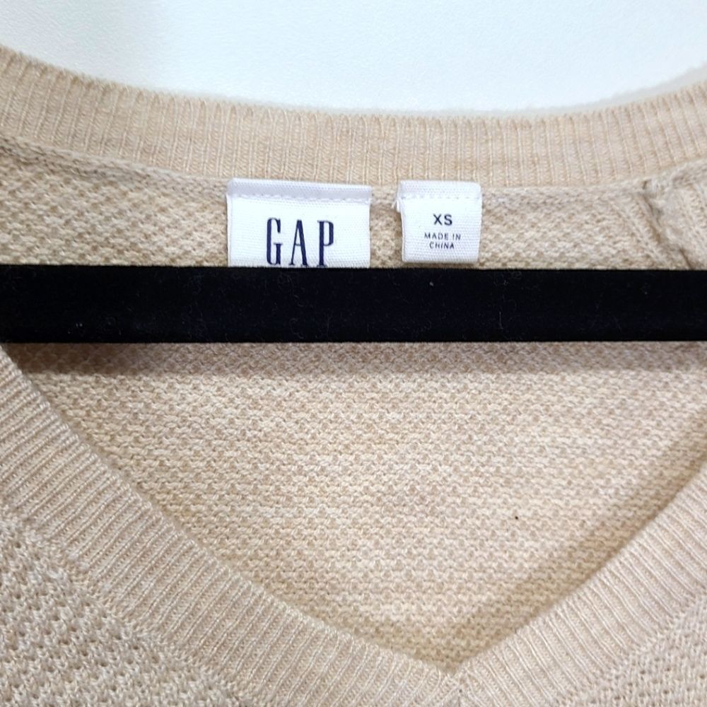 āGapāKnitāV-NeckĀ CreamāSweaterāSizeāXS - Picture 4 of 4